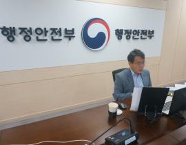 코로나19 대응 위해 국제사회와 공조 관련사진 2 보기