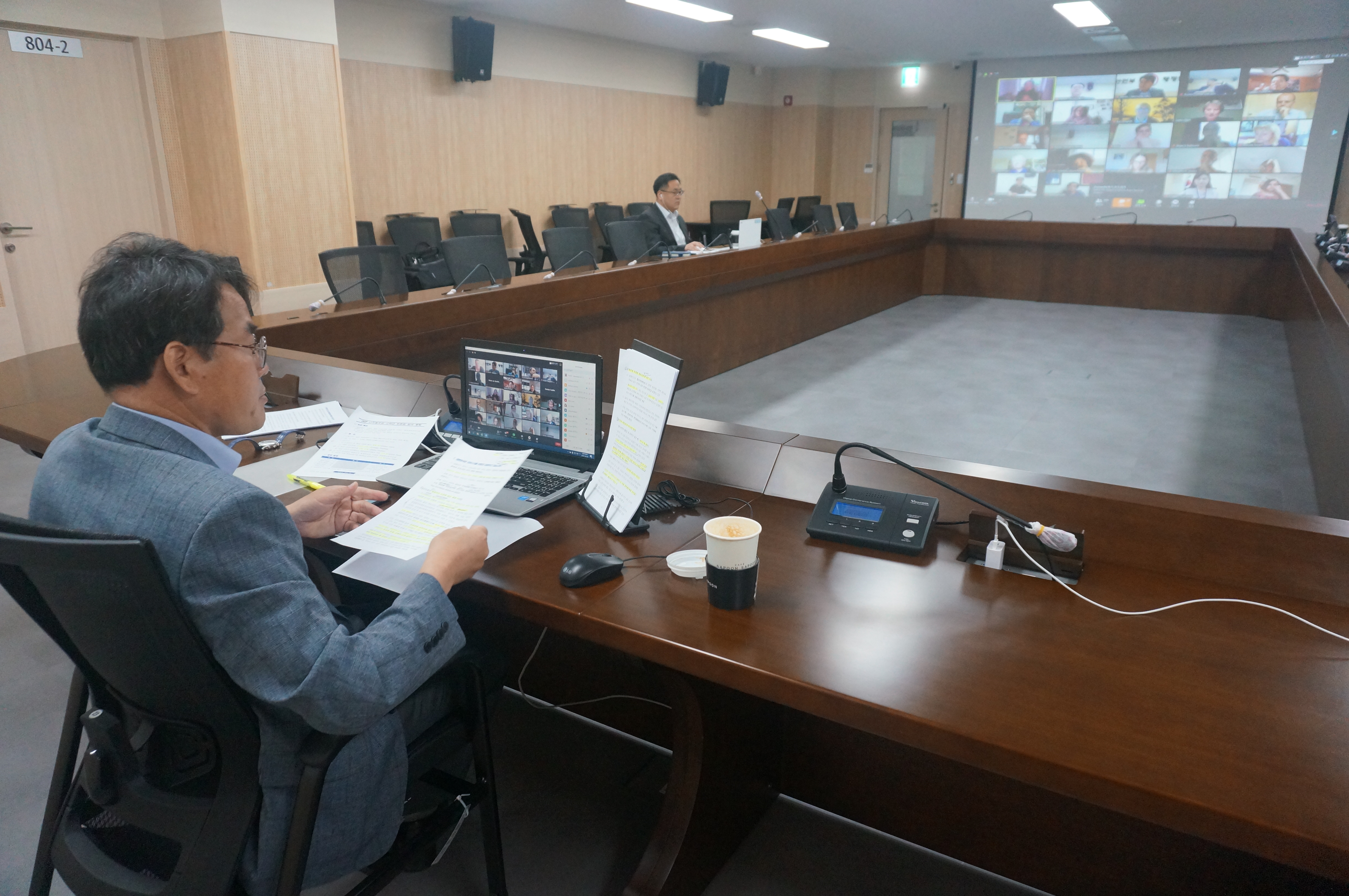 코로나19 대응 위해 국제사회와 공조 관련사진 3