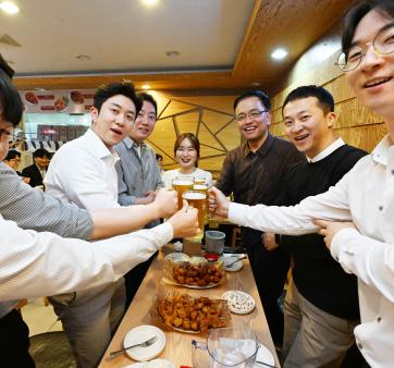 기재부 부총리-체인저스 6기 치맥데이 행사 관련사진1 보기