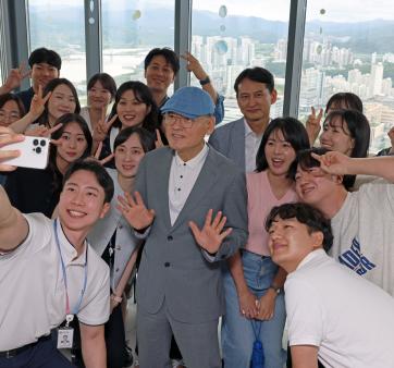 '맑은 눈의 엠지(MZ)'에게 직접 듣는다! 장관님과의 혁신간담회 개최('24.7.) 관련사진1 보기