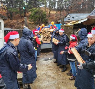 남부지방산림청과 함께하는 따뜻한 연말 보내기 행사 추진 관련사진2 보기